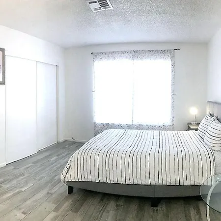 Super 1 Bedroom With Private Bathroom, Shared Kitchen Room -3 Las Vegas Extérieur photo