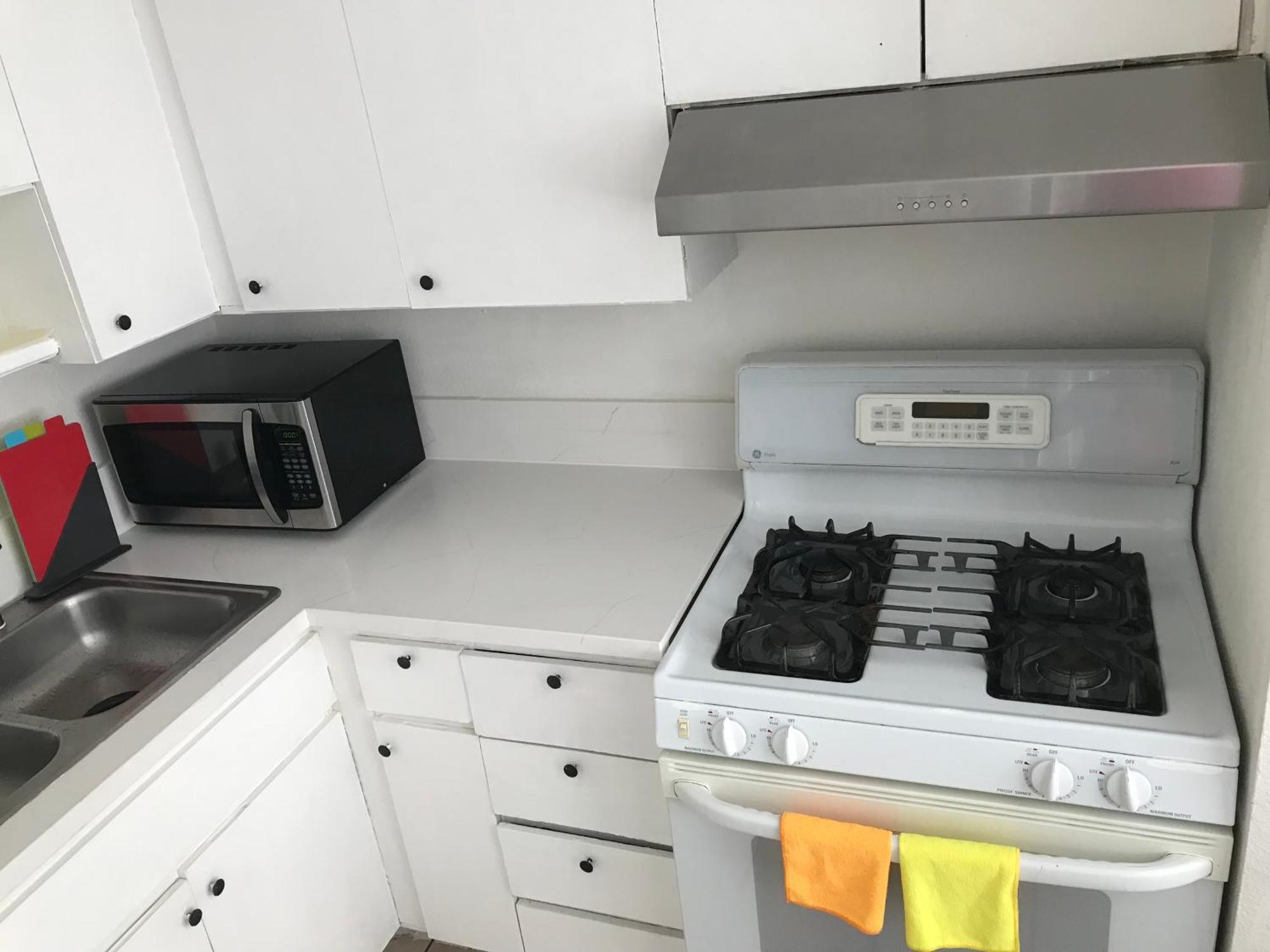 Séjour chez l'habitant Super 1 Bedroom With Private Bathroom, Shared Kitchen -3
